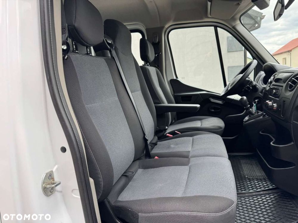 Renault Master Doka 7-osobowy - 33