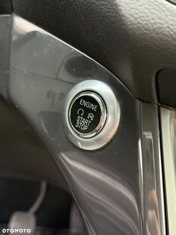 Ford Kuga 2.0 TDCi 2x4 Titanium - 18