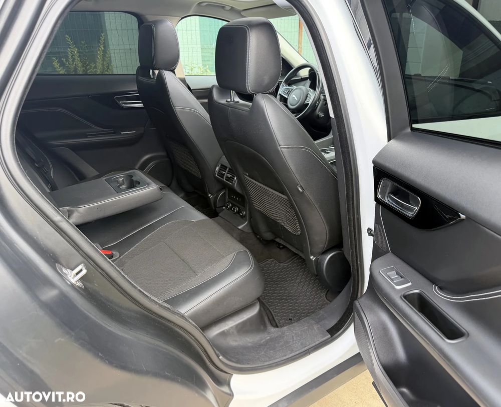 Jaguar F-Pace 20d AWD R-Sport - 12