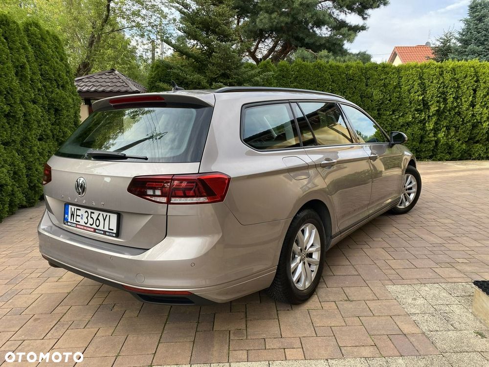Volkswagen Passat - 11