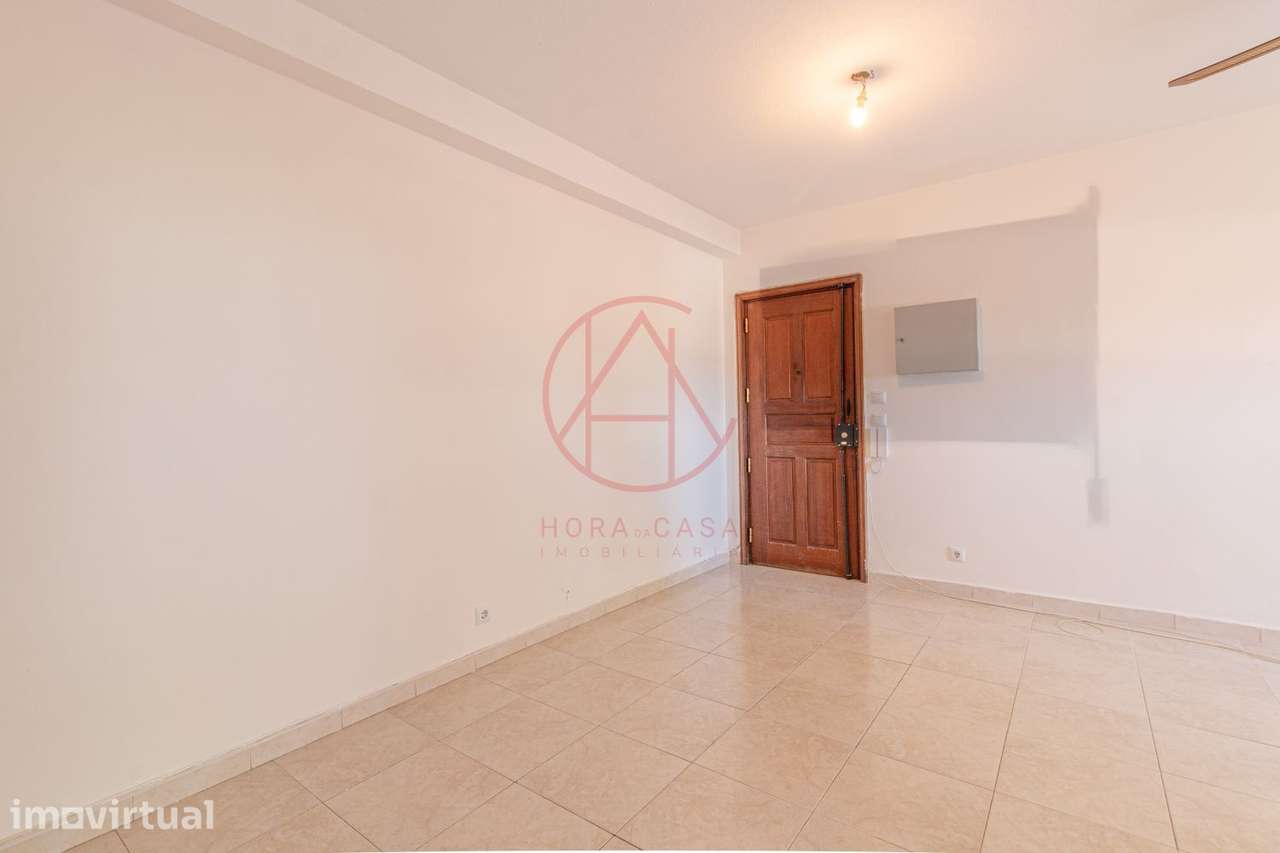 APARTAMENTO T3 1º andar c/ elevador - Sto Antonio da Charneca - Grande imagem: 5/34