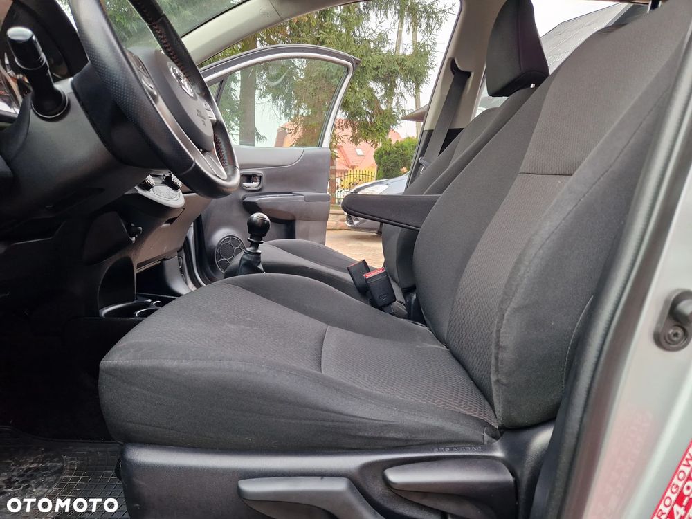 Toyota Yaris 1.33 Premium EU6 - 23