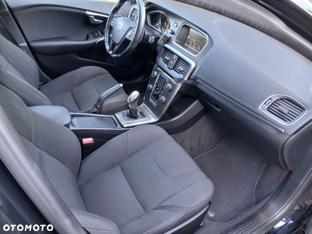 Volvo V40 D2 Momentum - 29