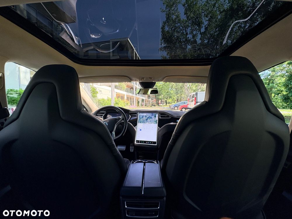 Tesla Model S - 9