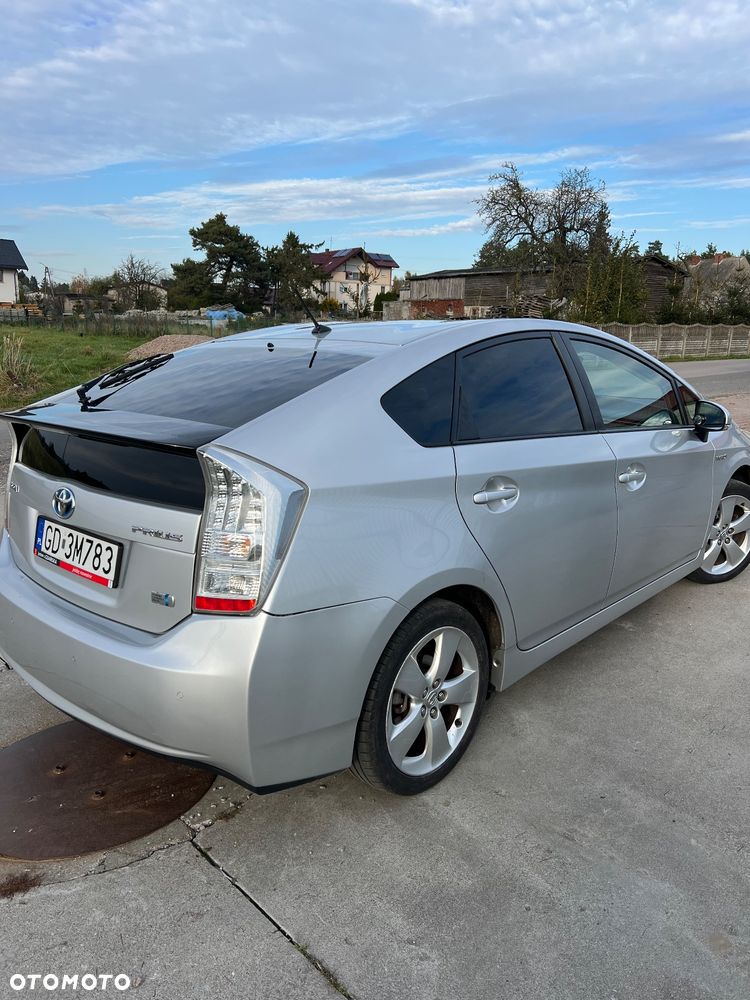 Toyota Prius - 4