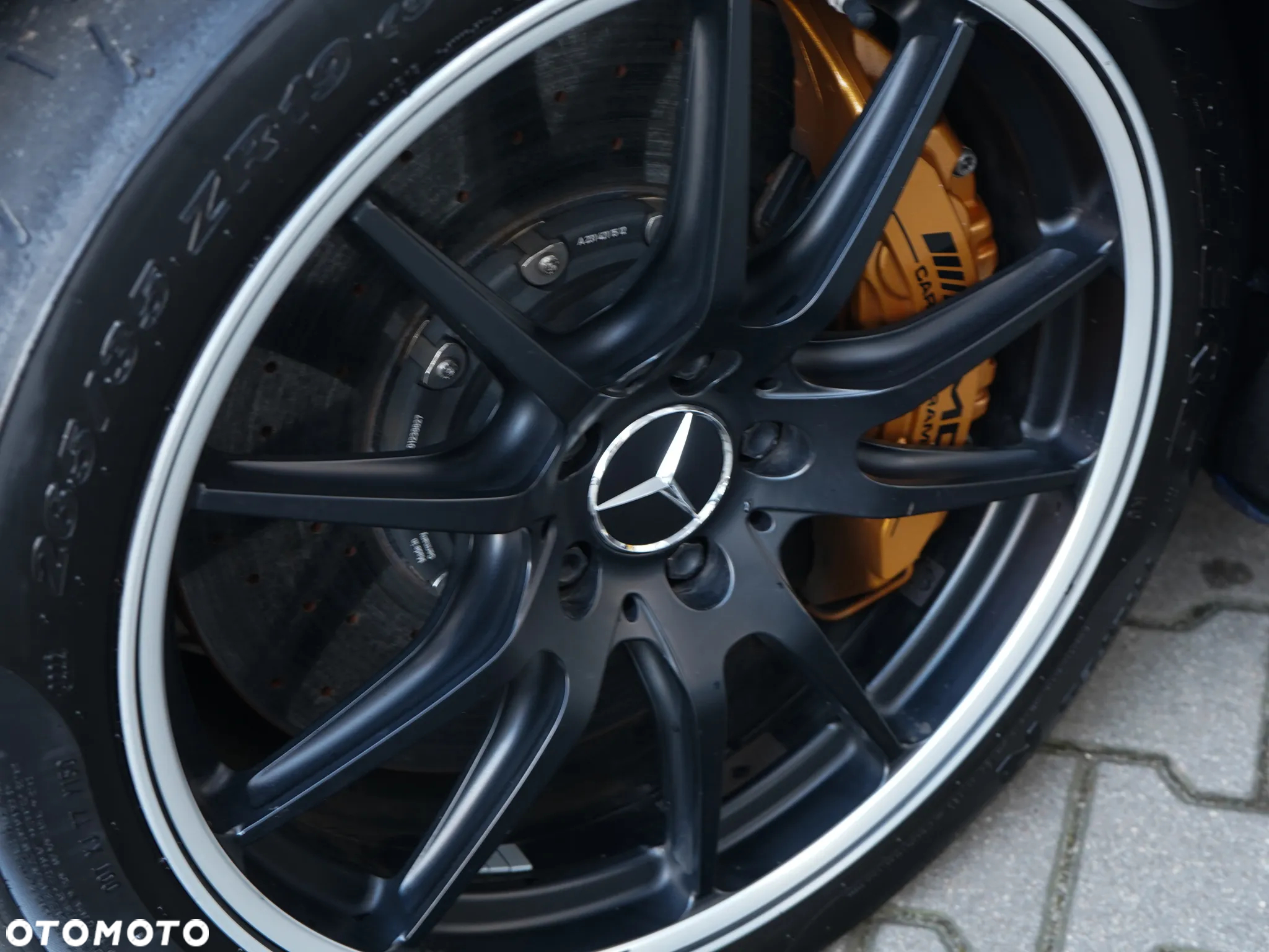 Mercedes-Benz AMG GT R - 22