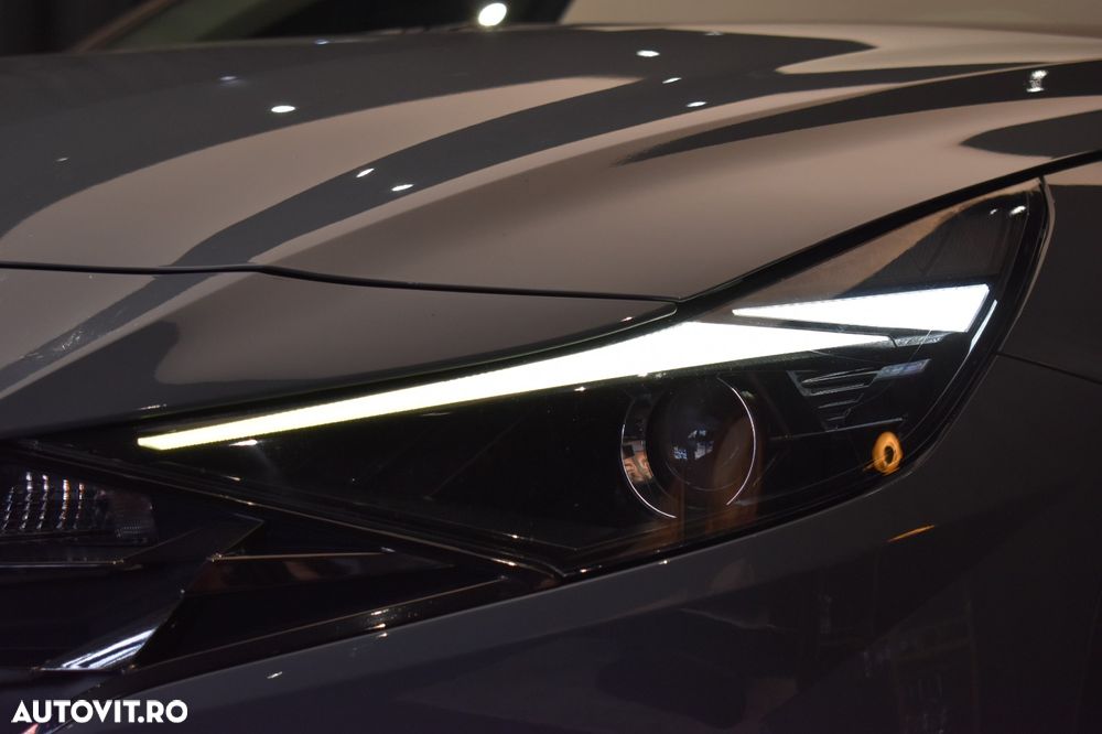 Hyundai Elantra 1.6 l 123 CP CVT Comfort - 14