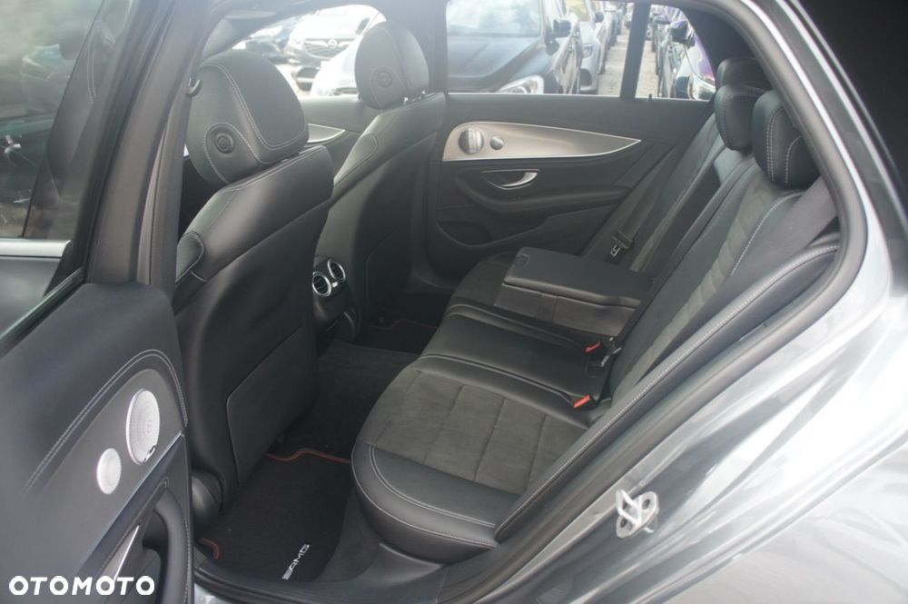 Mercedes-Benz Klasa E - 23