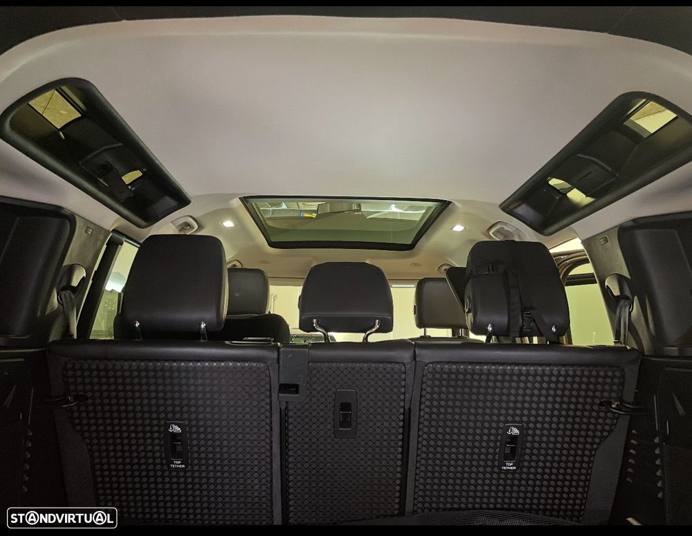 Land Rover Defender 2.0 D 110 AWD HSE - 29