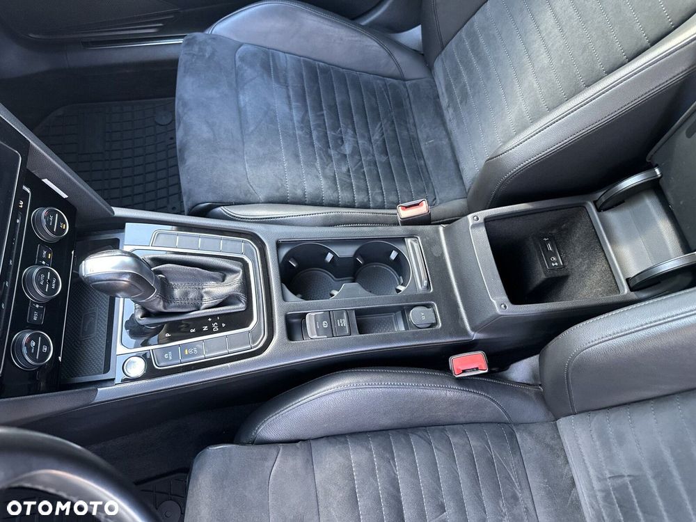 Volkswagen Passat - 29