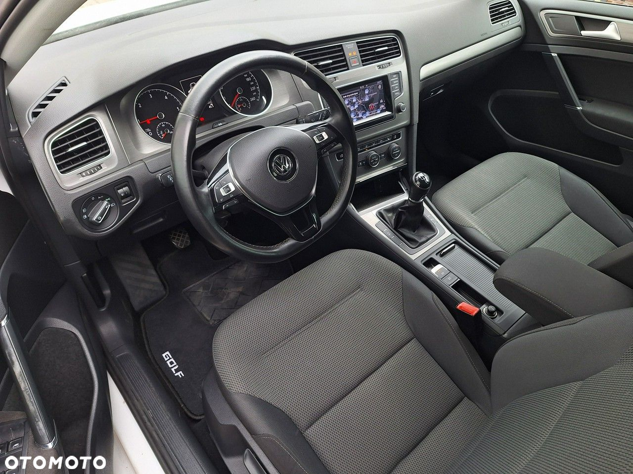 Volkswagen Golf - 9