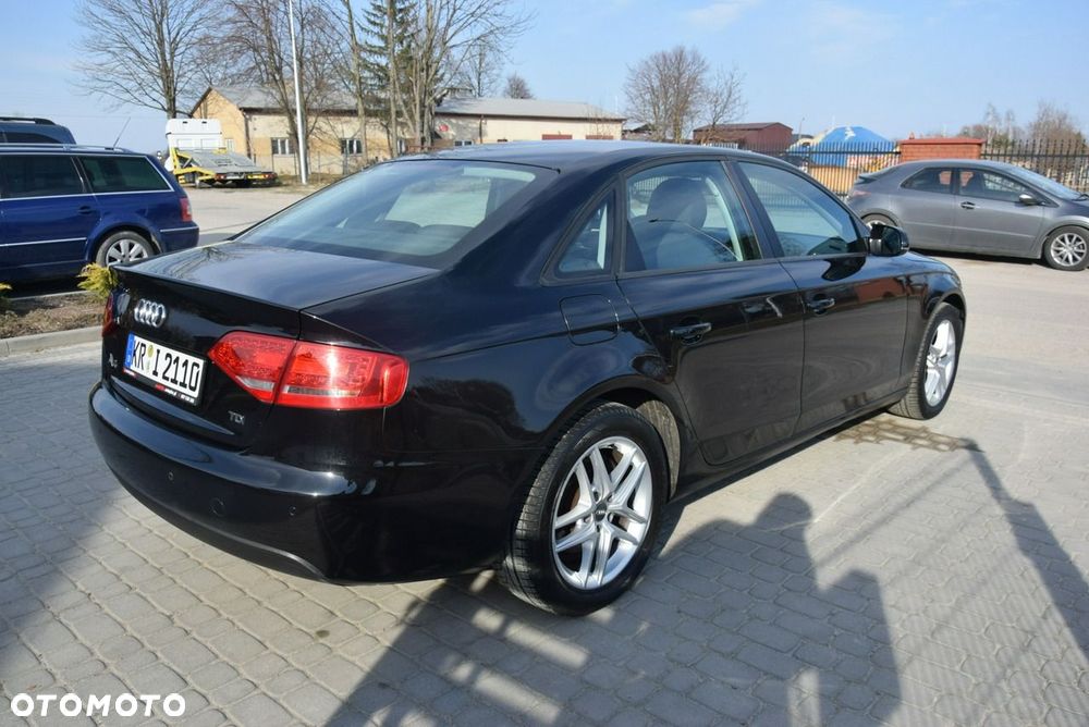 Audi A4 Limousine - 11