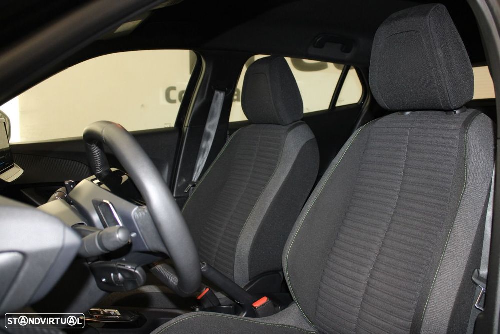 Peugeot 2008 1.5 BlueHDi Active EAT8 - 24