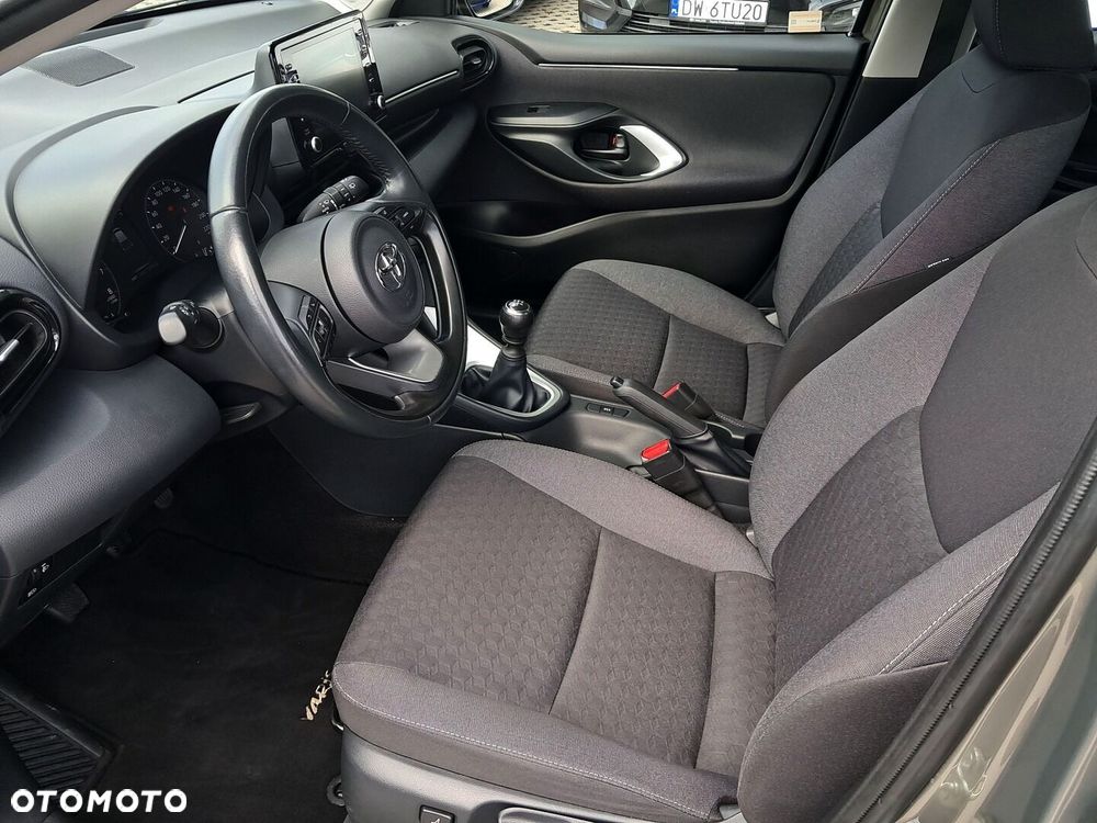Toyota Yaris - 12