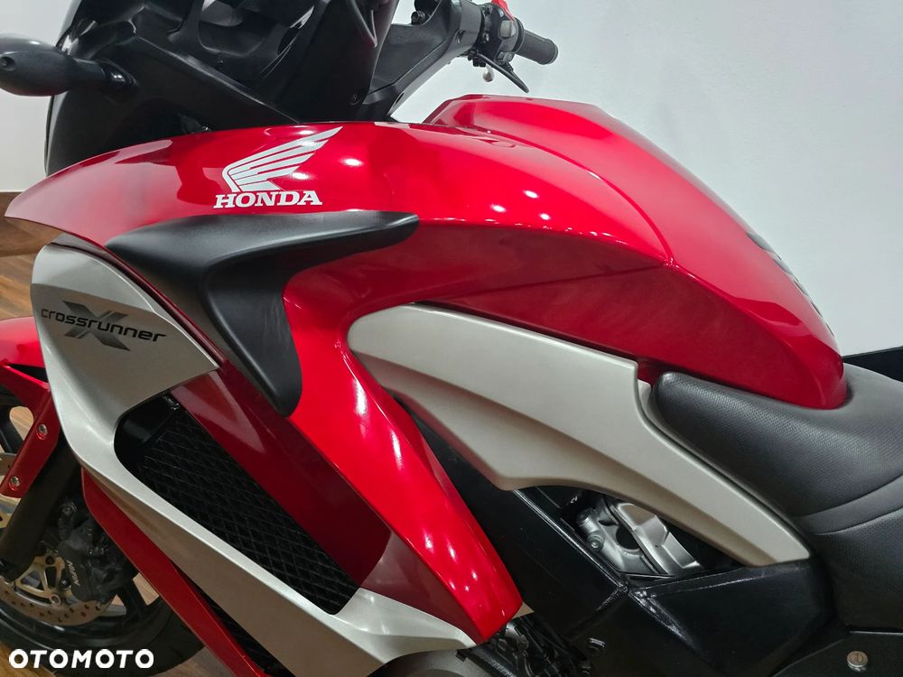 Honda VFR - 13