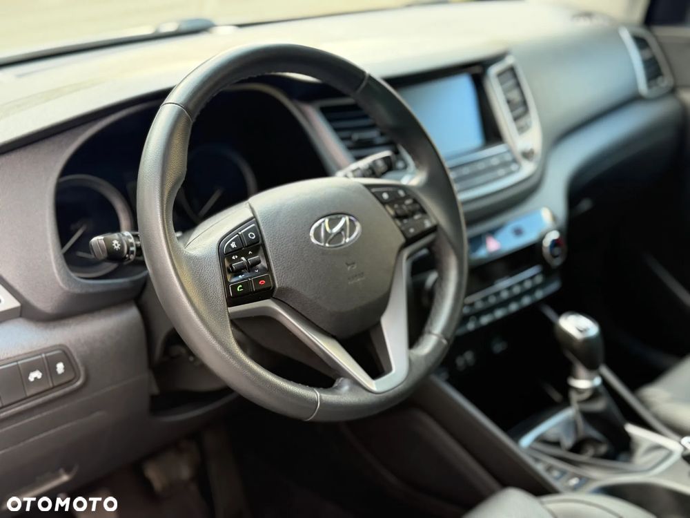 Hyundai Tucson 1.7 CRDI BlueDrive TourdePologne 2WD - 24