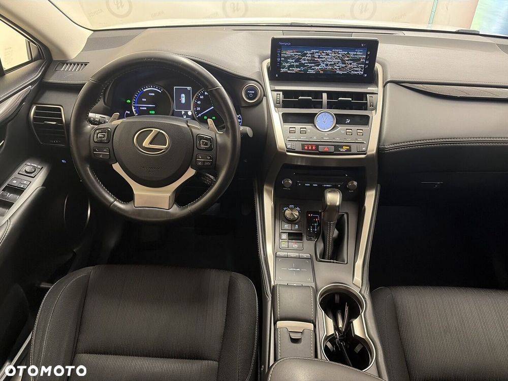 Lexus NX 300h Business Edition AWD - 4