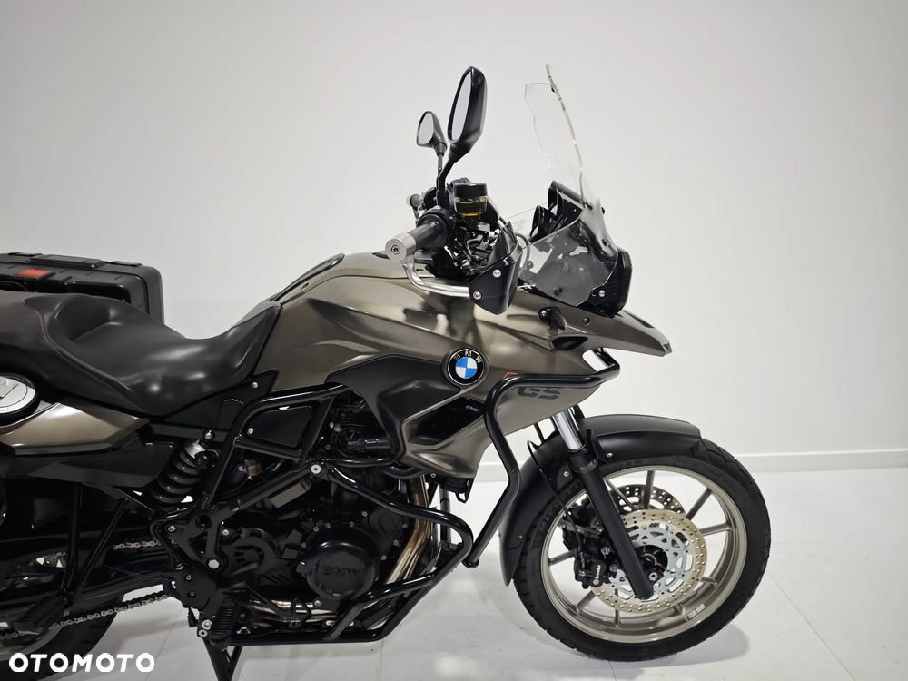 BMW F - 9