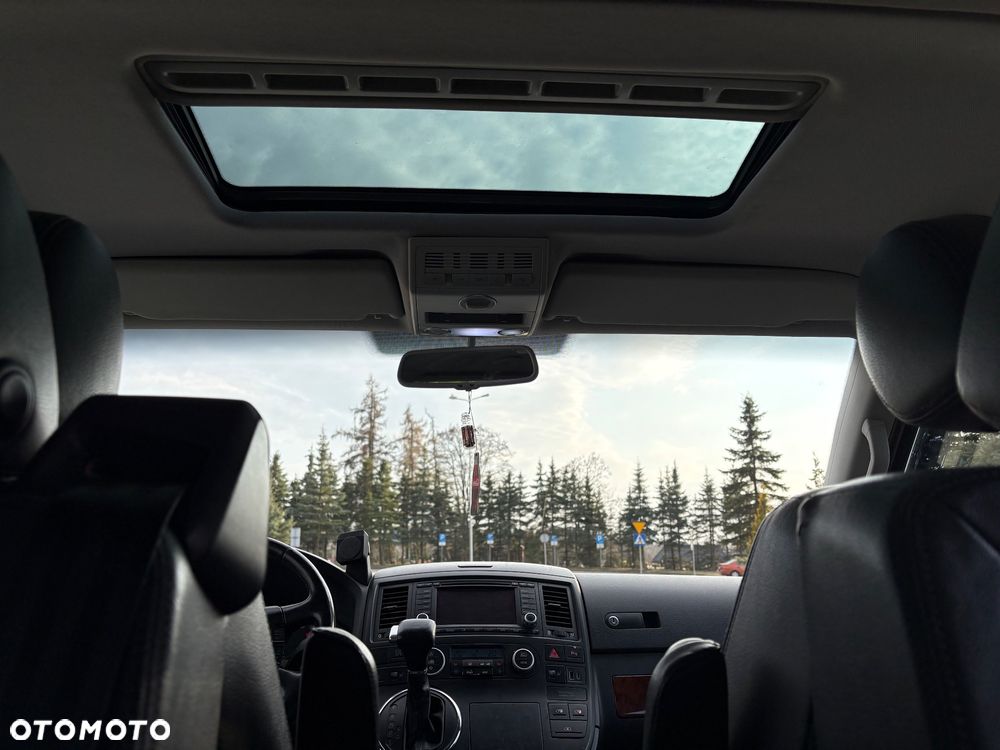 Volkswagen Multivan - 15