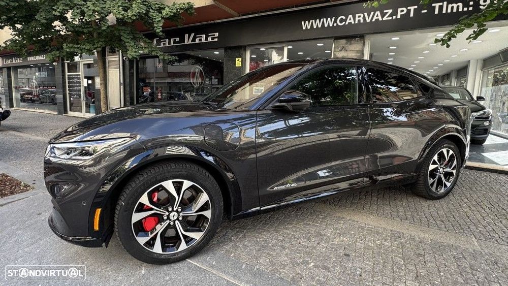 Ford Mustang Mach-E 75.7 kWh Premium AWD - 2
