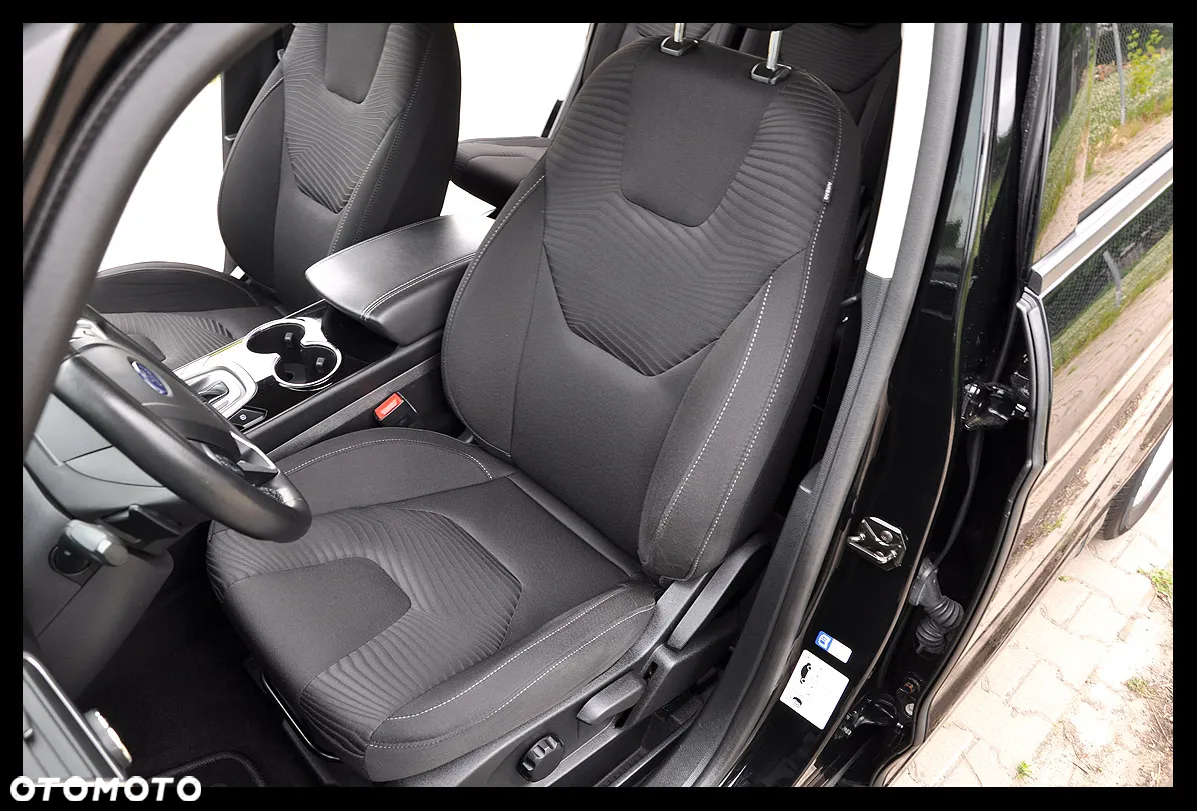 Ford S-Max 2.0 EcoBlue Titanium - 24