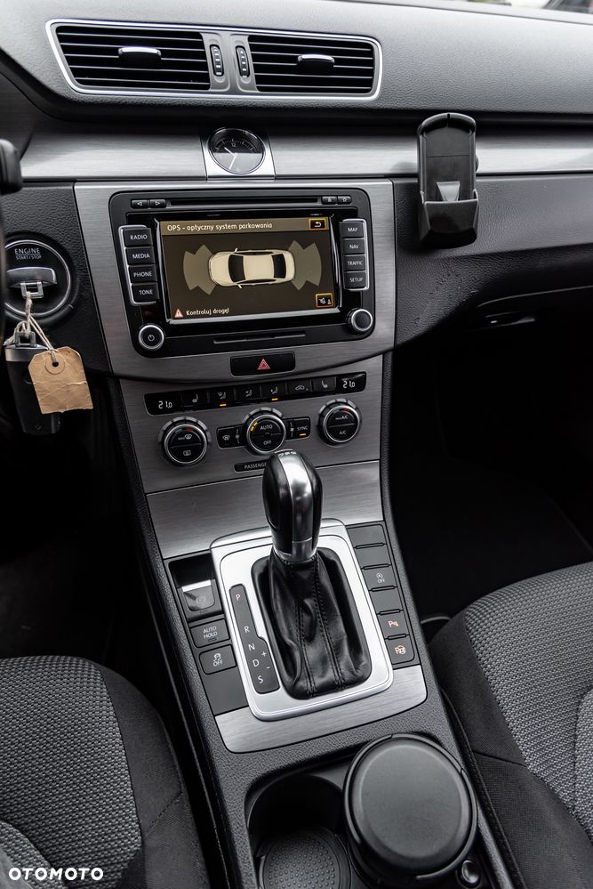 Volkswagen Passat 2.0 Blue TDI SCR Highline - 39