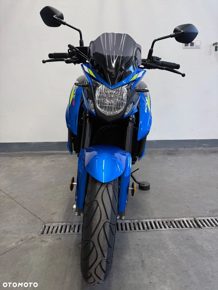 Suzuki GSX - 37