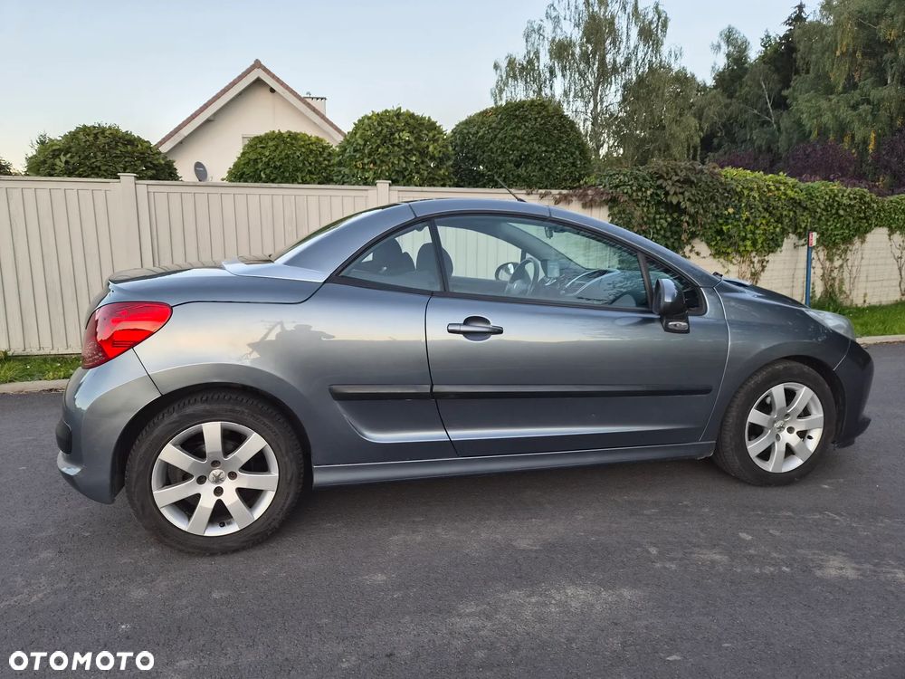 Peugeot 207 CC - 12