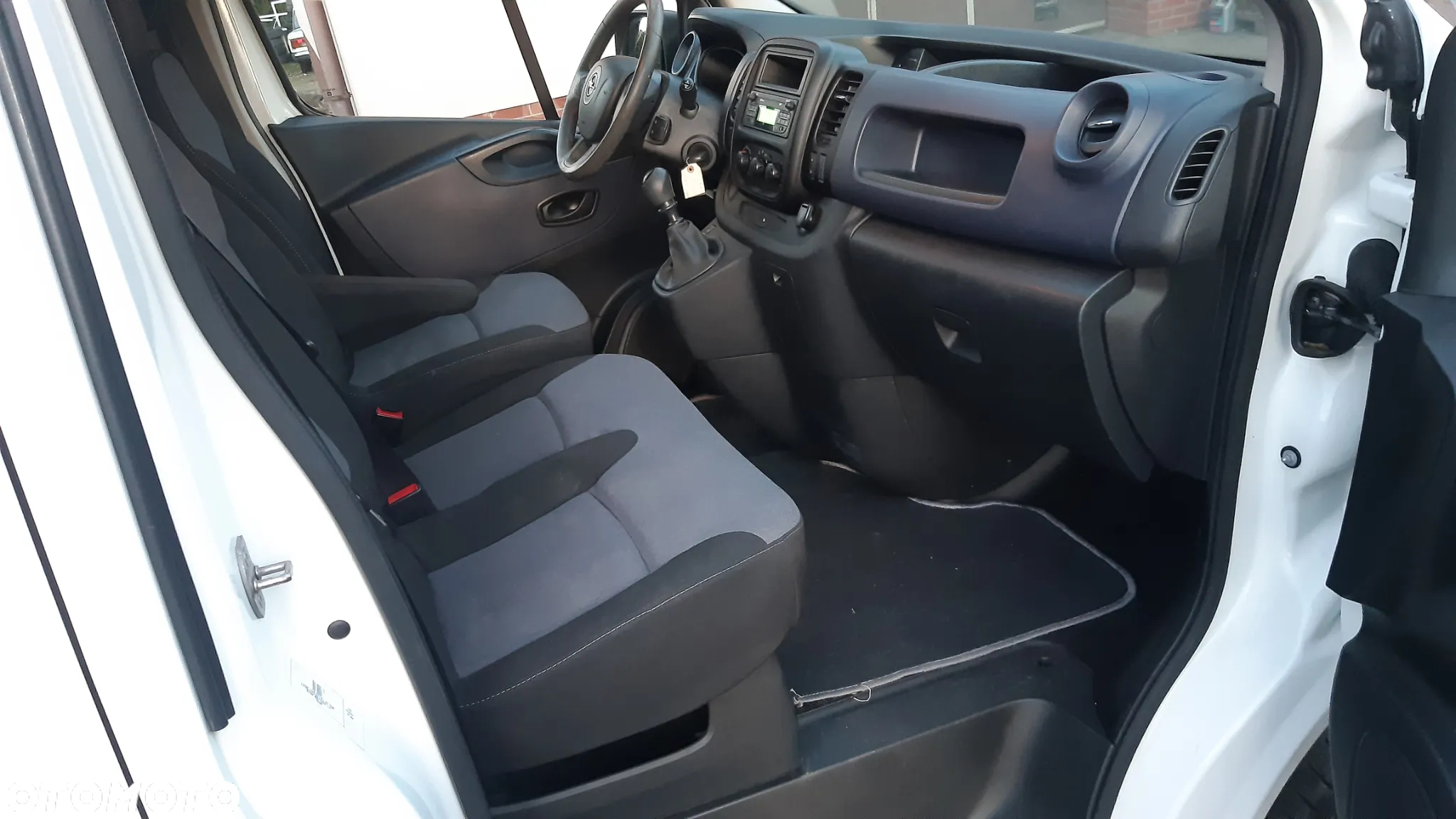 Opel Vivaro - 8