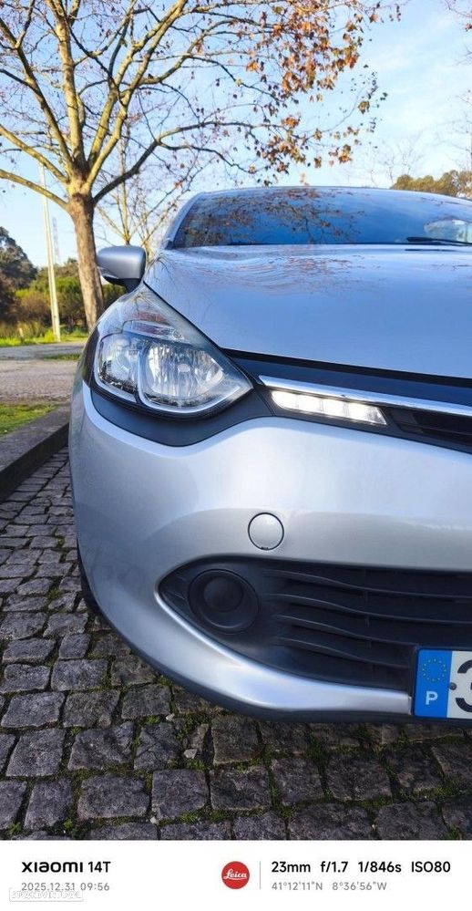 Renault Clio 1.2 16V 75 Collection - 10