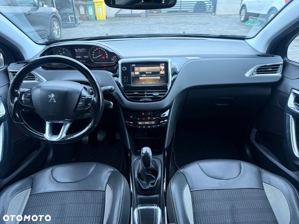 Peugeot 2008 1.6 BlueHDi Allure - 17
