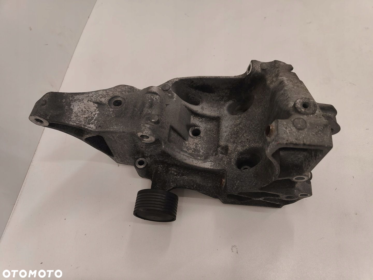 Bmw n47 2.0 diesel oe 7802639-02 ŁAPA UCHWYT ALTERNATORA - 3