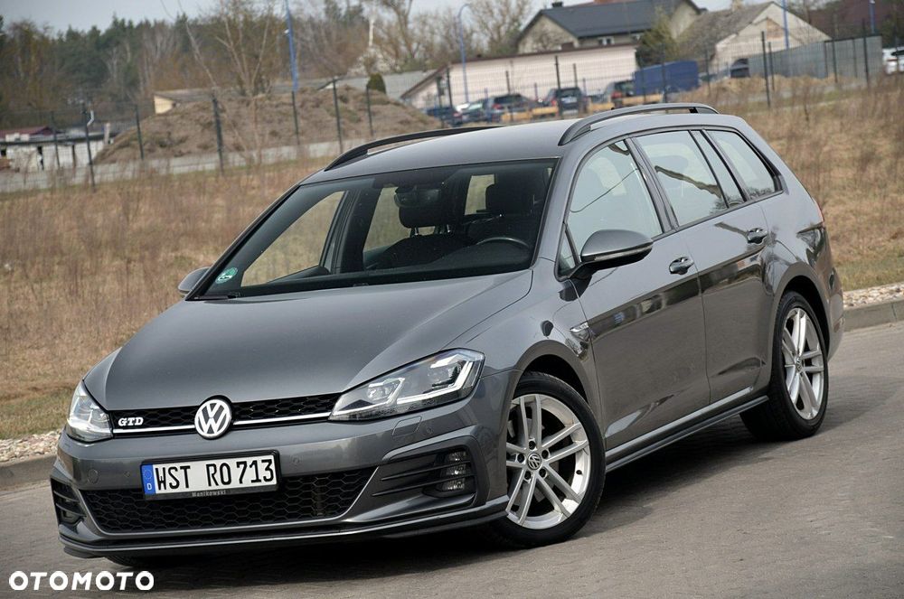 Volkswagen Golf - 4