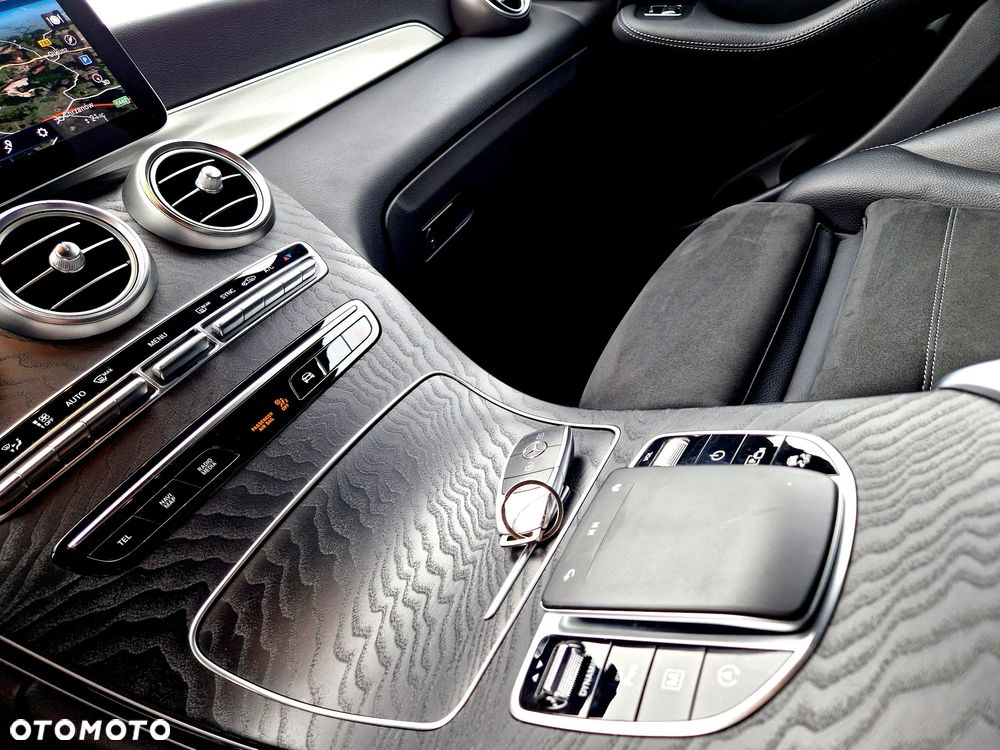 Mercedes-Benz GLC - 21
