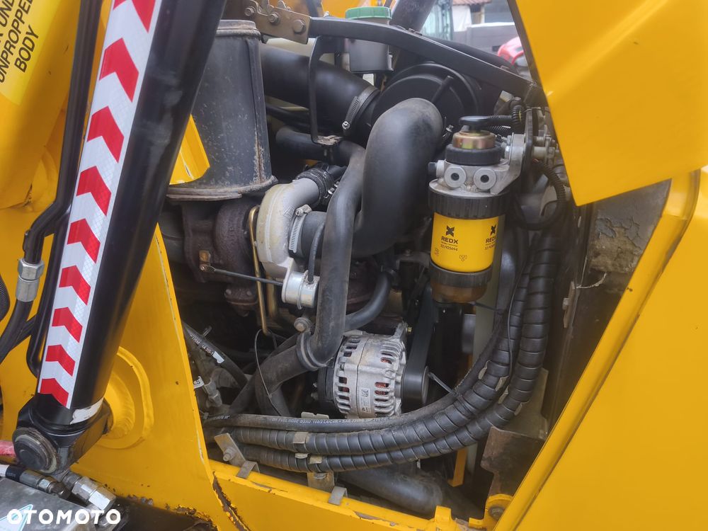 JCB 2CX - 5