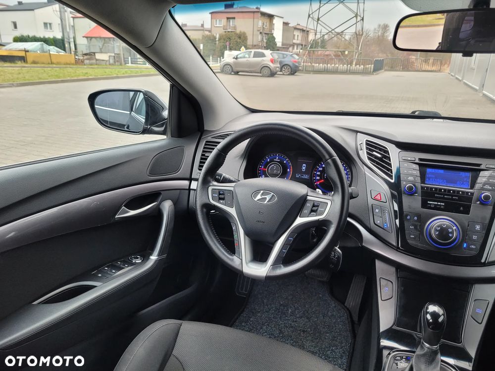 Hyundai i40 i40cw 1.7 CRDi Automatik Fifa World Cup Edition Silver - 14