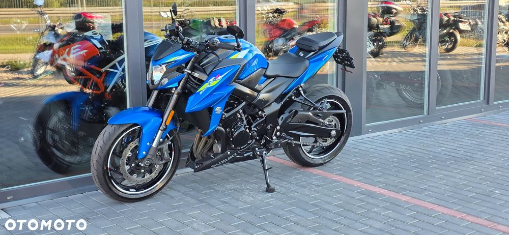 Suzuki GSX - 29