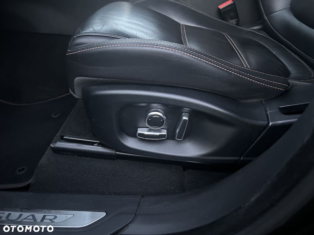 Jaguar F-Pace 20d AWD R-Sport - 16