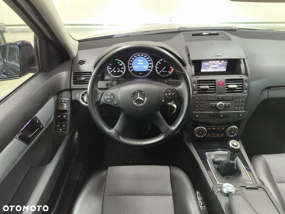 Mercedes-Benz Klasa C 200 CDI DPF BlueEFFICIENCY SPORT EDITION - 19