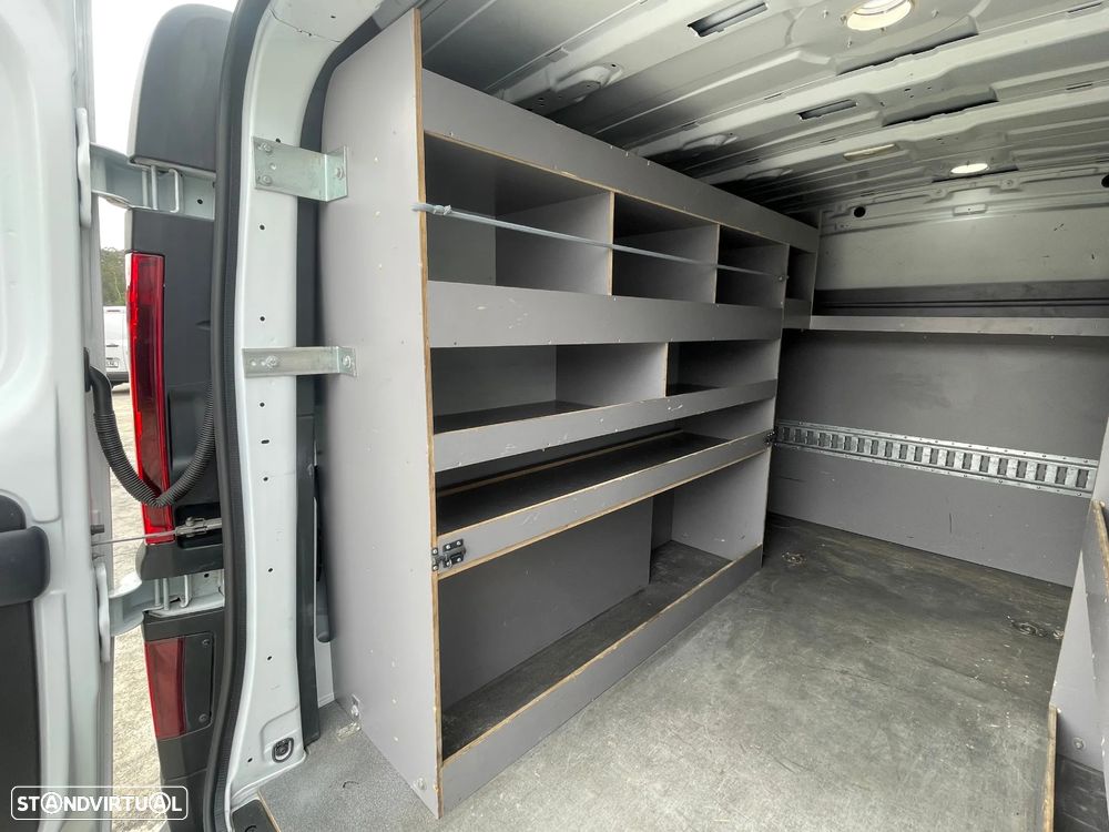 Renault Trafic 2.0 dCi IVA Dedutível - 31
