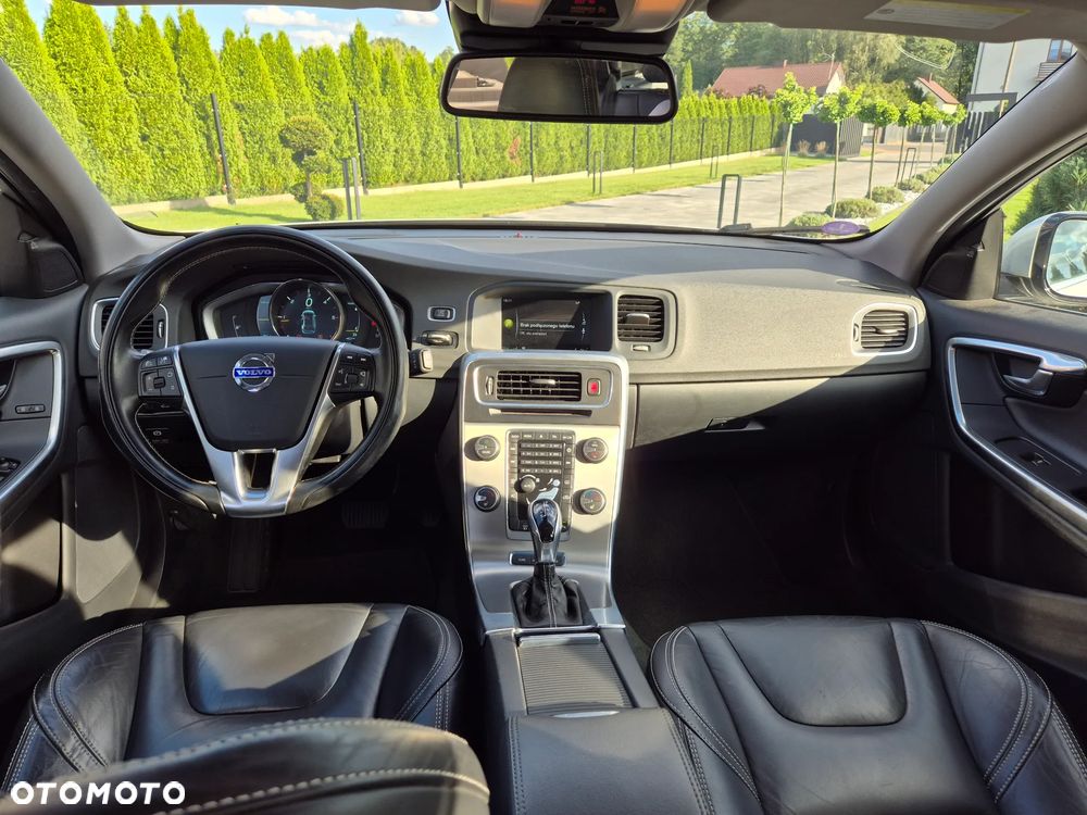 Volvo V60 D6 AWD Plug-in Hybrid Summum - 6