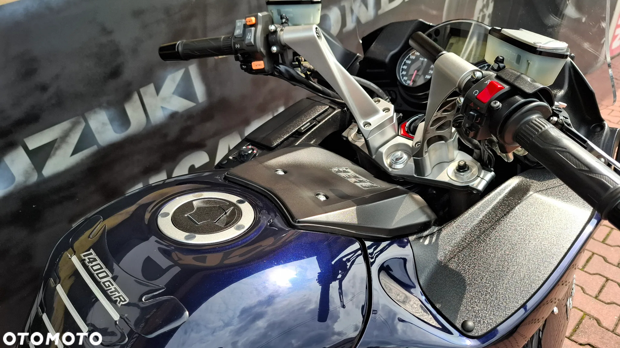 Kawasaki GTR - 15
