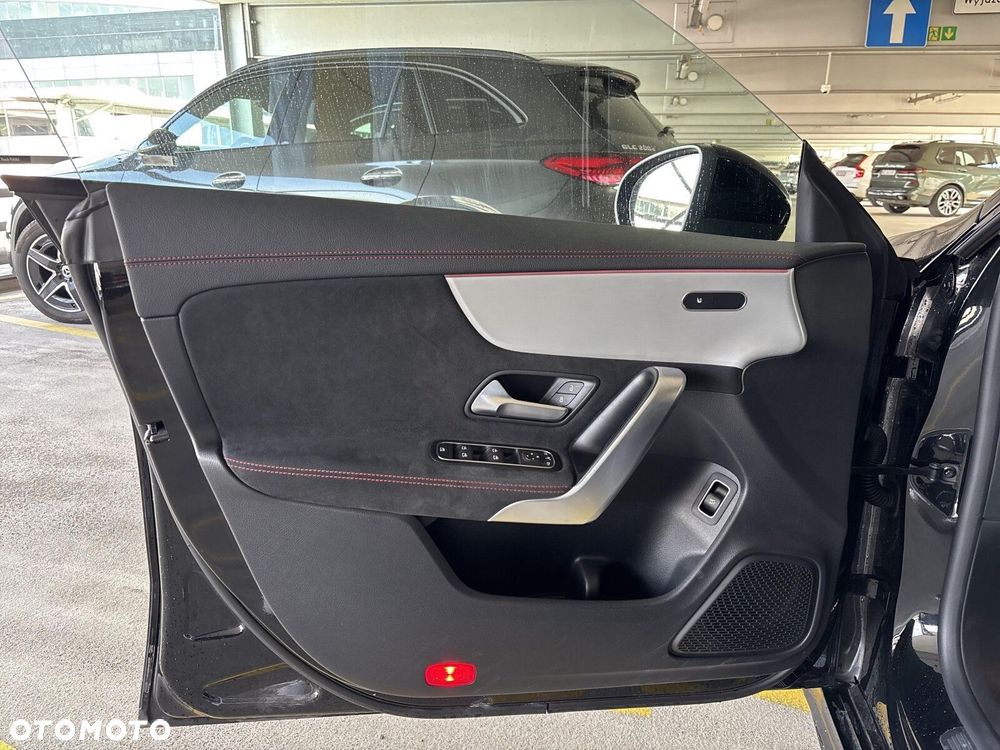 Mercedes-Benz CLA - 17