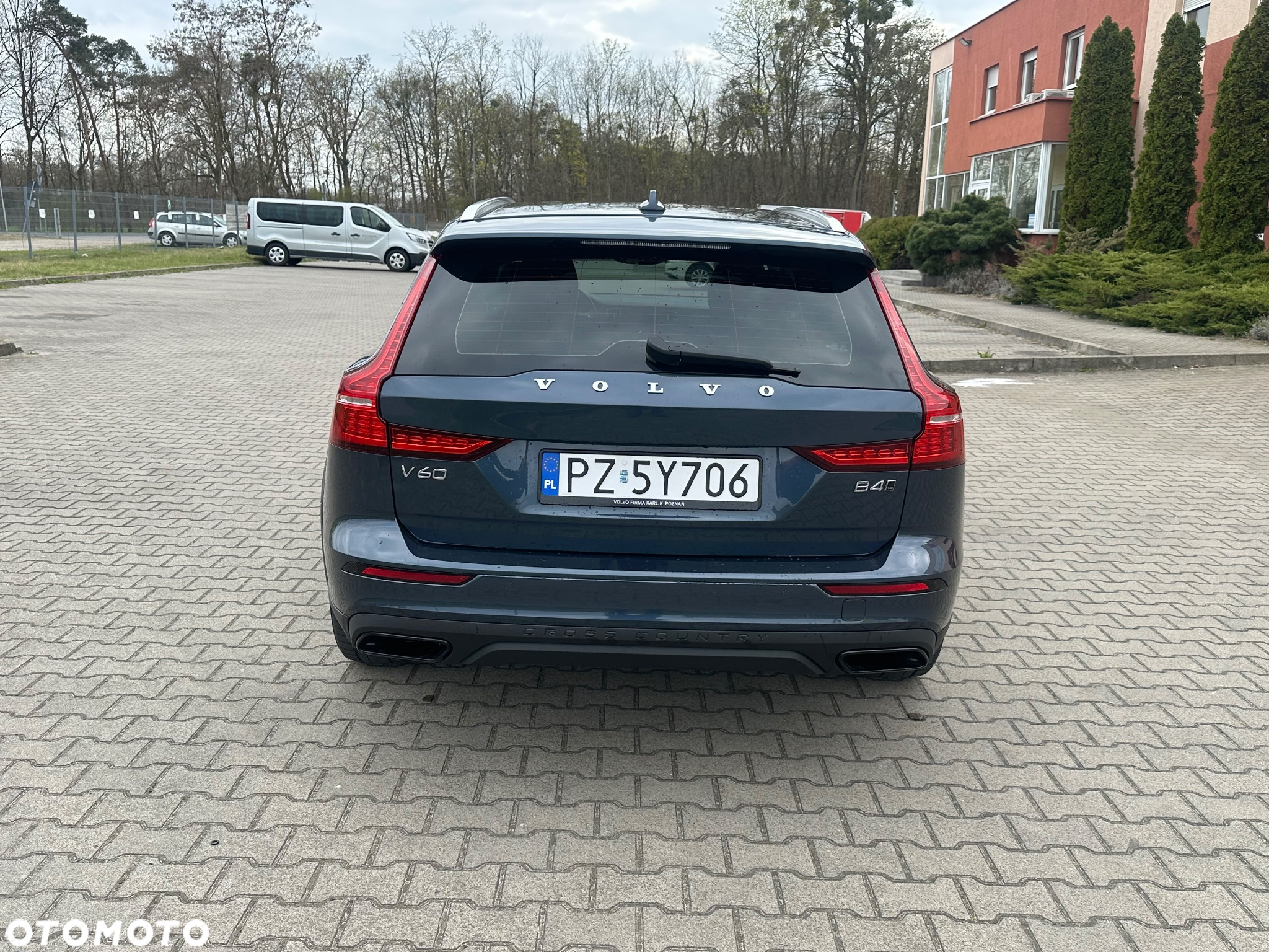 Volvo V60 Cross Country B4 D AWD Geartronic - 4