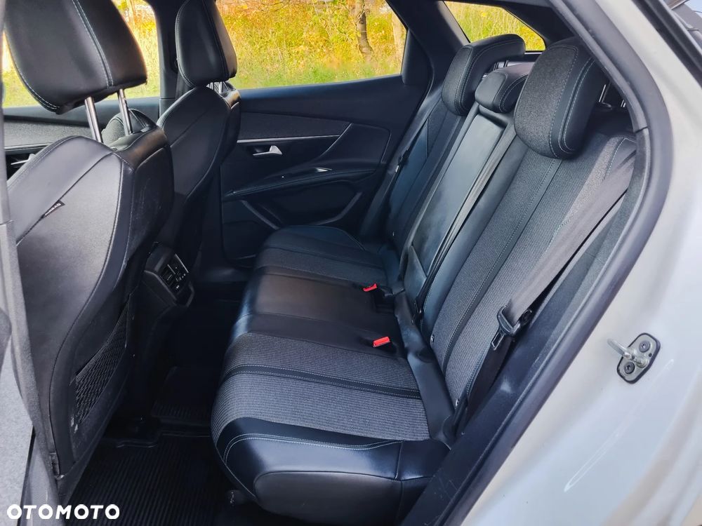 Peugeot 3008 1.5 BlueHDi Allure Pack S&S EAT8 - 33