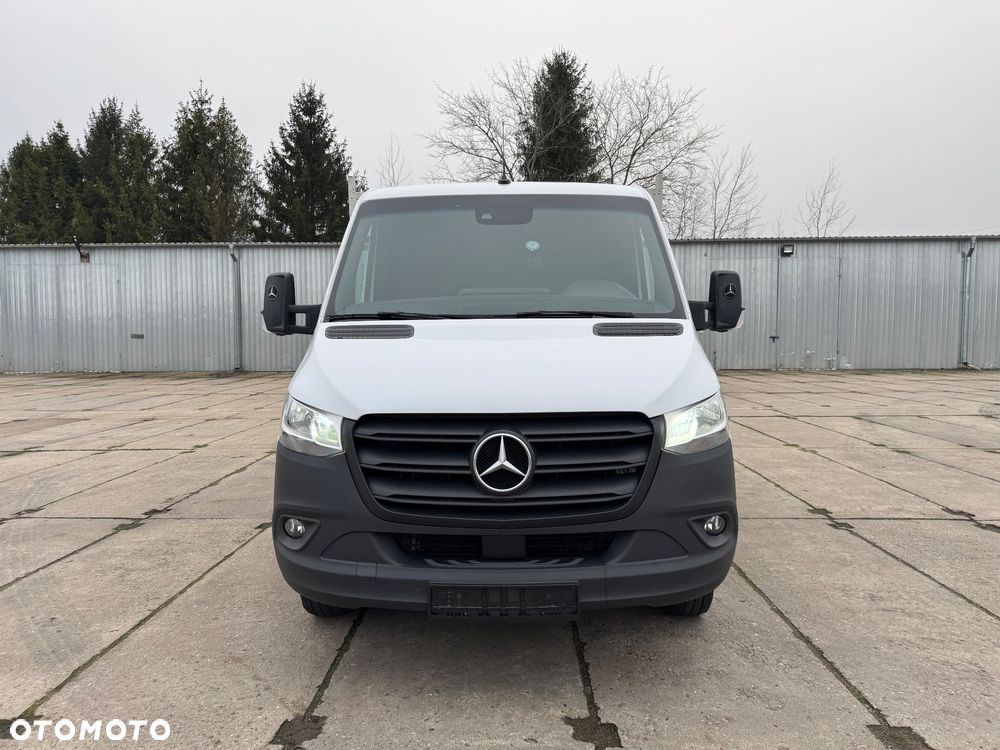 Mercedes-Benz Sprinter - 2