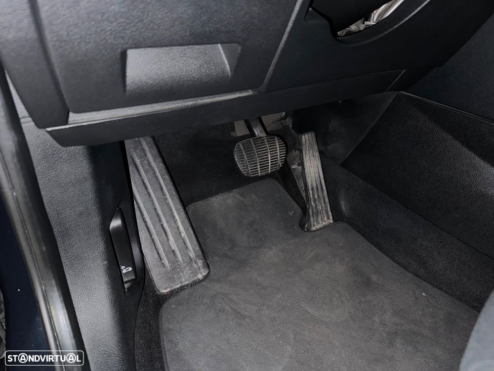 BMW 216 Gran Tourer d 7L Line Sport Auto - 28