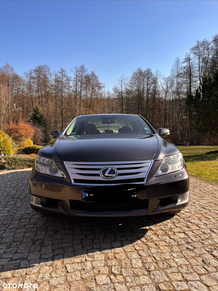 Lexus LS - 3