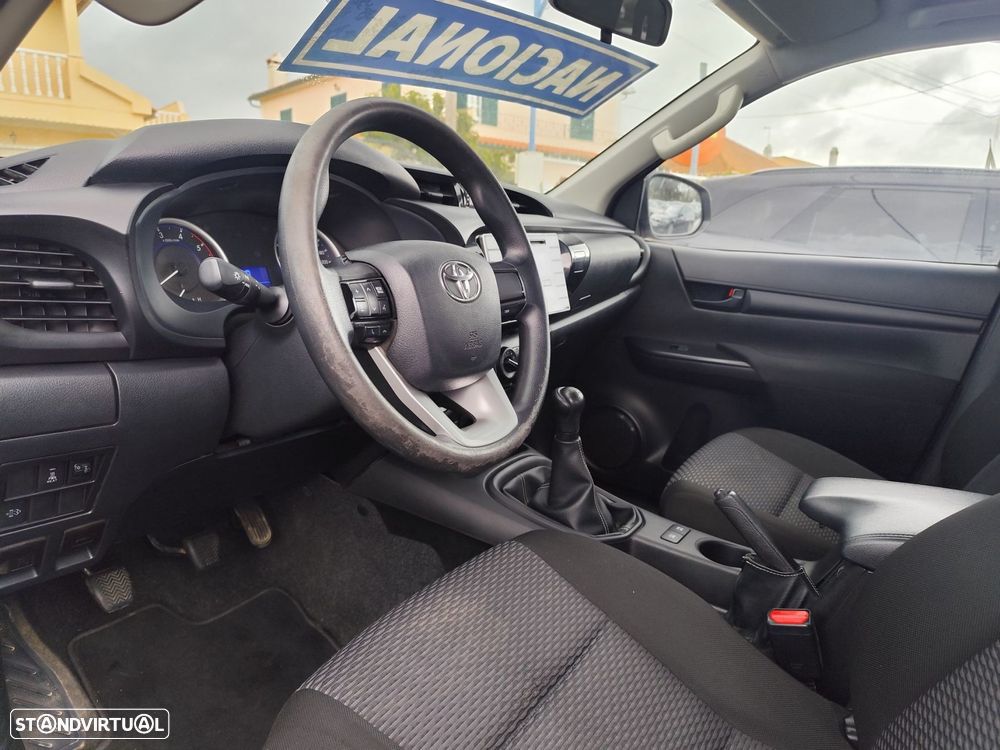 Toyota Hilux 2.4 D-4D 4WD CD Tracker - 14