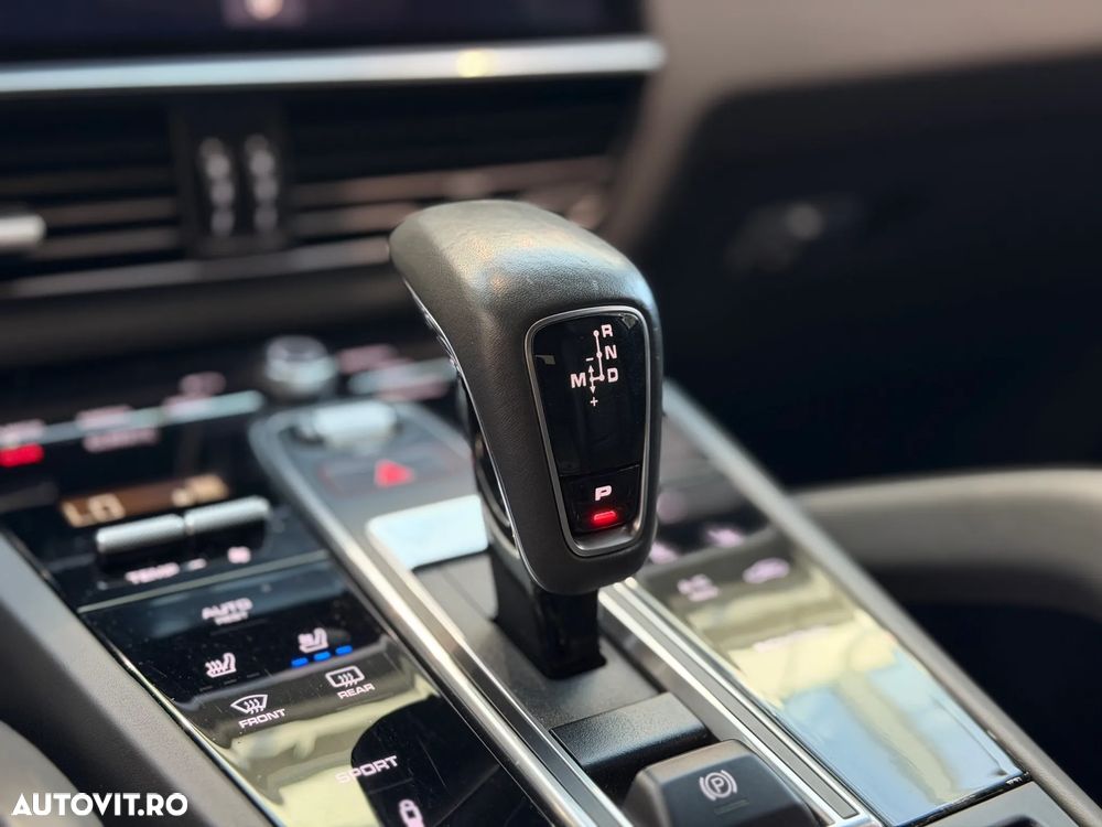 Porsche Cayenne Standard - 19